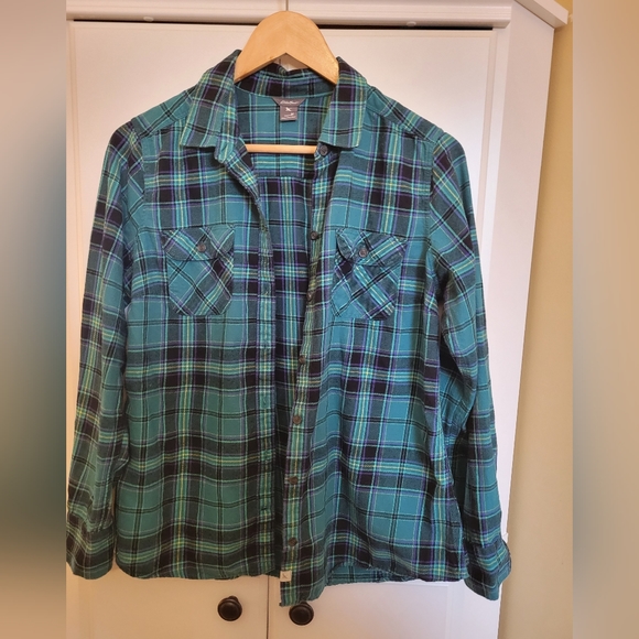 Eddie Bauer Fitted Plaid Shirt. Women's Size M - Picture 6 of 6